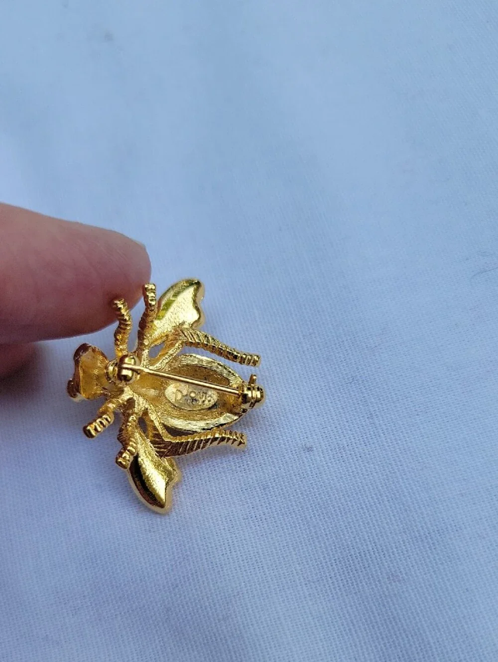 Vintage Joan Rivers Gold Bee Brooch with Purple/Amethyst Stones